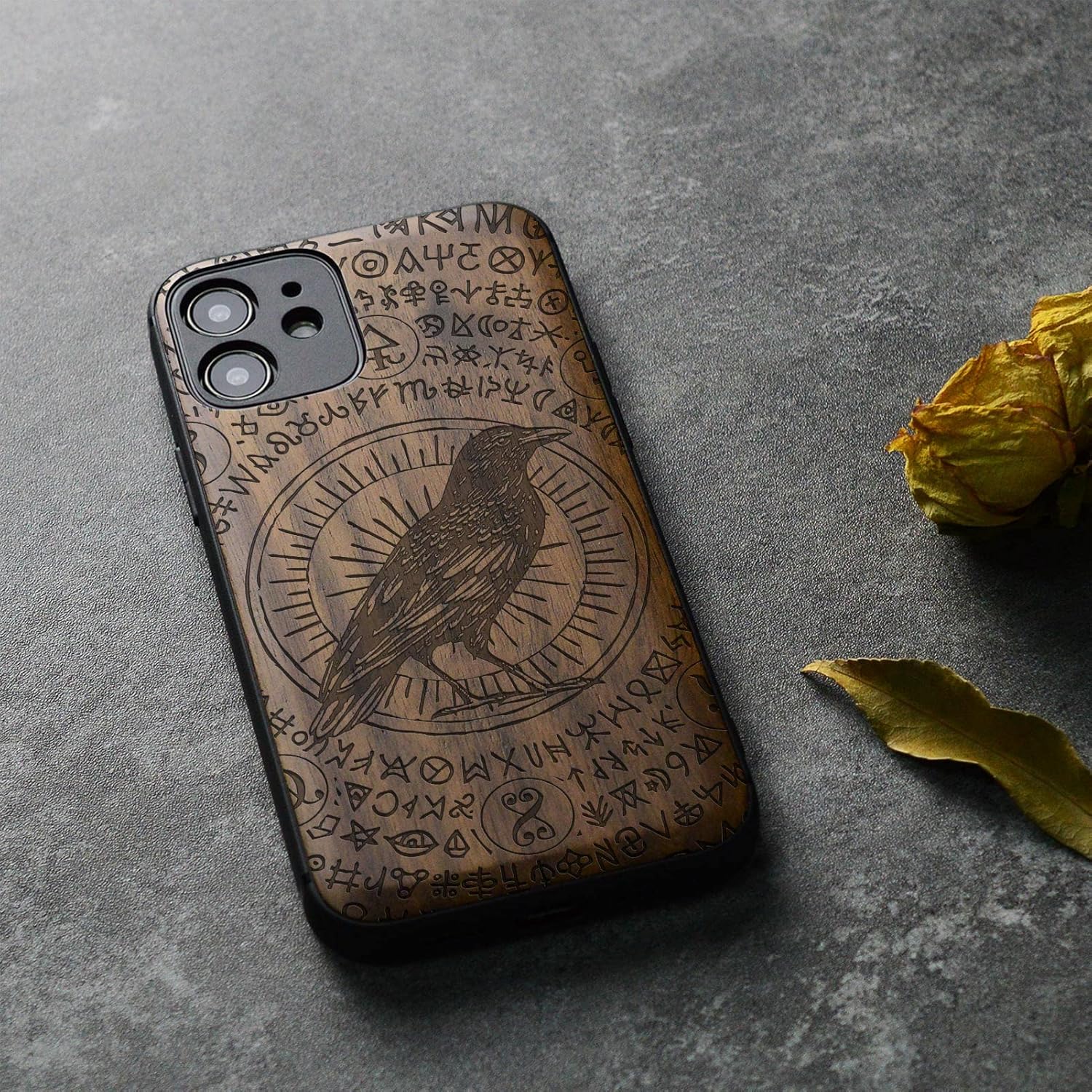 Carveit Funda magnética de madera para iPhone 12 madera natural y TPU suave negro a prueba de golpes, funda protectora única y elegante de madera