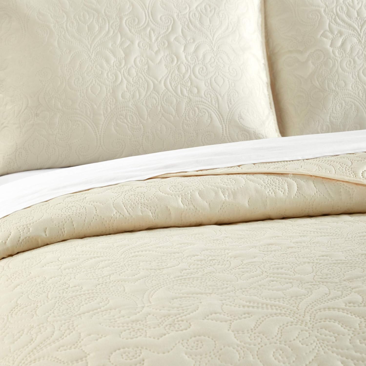 Chic Home Sachi – Juego de edredón de 3 piezas con diseño de pergamino floral, fundas de almohada incluidas, tamaño King, color beige