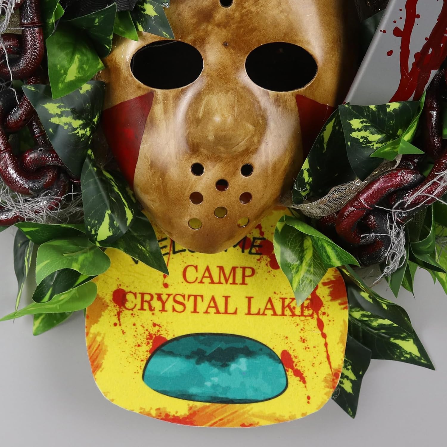 Corona de Jason de Halloween con hojas de cadena sangrientas hechas a mano, bienvenido al campamento, corona colgante para puerta delantera,