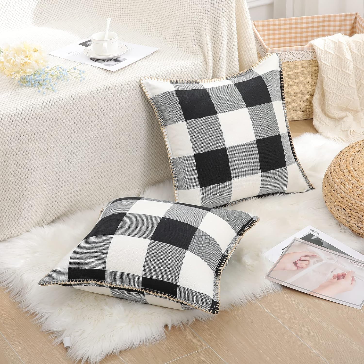Juego de 2 fundas de almohada de lana cuadriculada con borde recortado para decoración del hogar, cama, sofá, 18 x 18 pulgadas, blanco y negro.