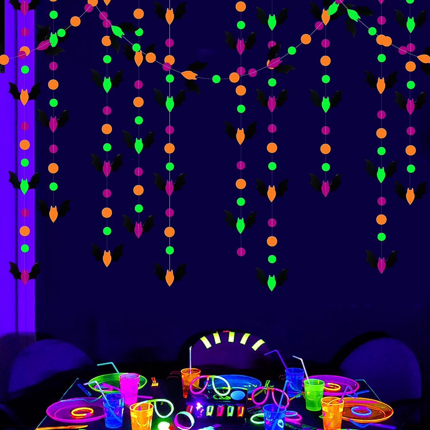 Guirnalda de murciélagos de Halloween de 65 pies, color naranja, morado, negro, verde, neón, banderines, banderines, serpentinas, círculos de luz
