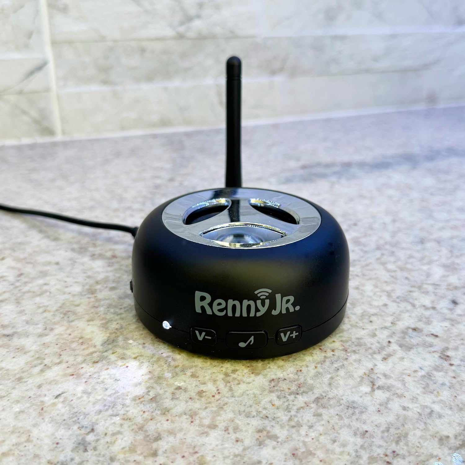 RENNY JR – El timbre del teléfono celular, amplificador y parpadeo para personas con discapacidad auditiva (117 dB)  Se conecta automáticamente de