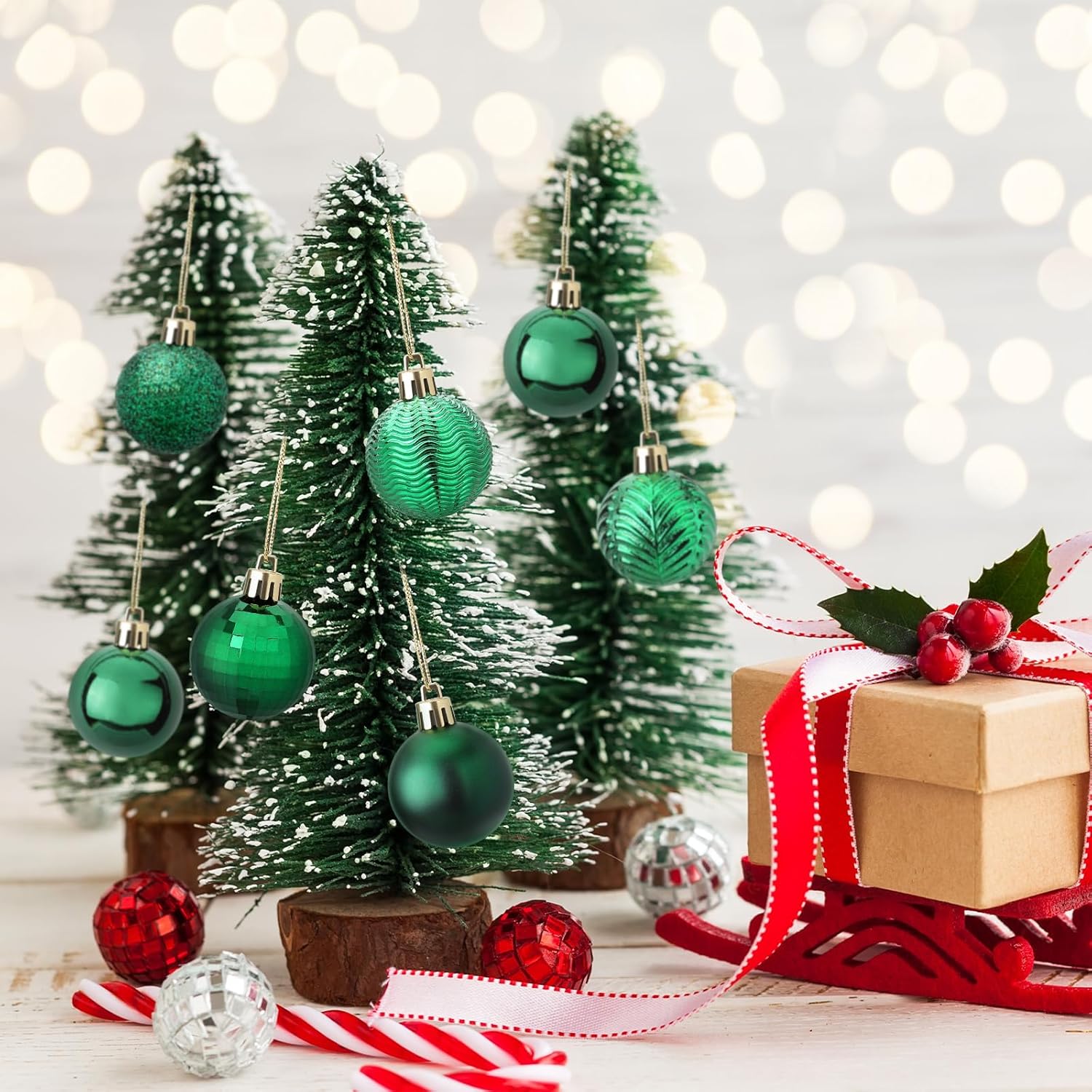 60 esferas de Navidad color verde esmeralda, adornos de plástico de 1.57 pulgadas, adornos de árbol de Navidad con lazo para colgar, para fiestas de