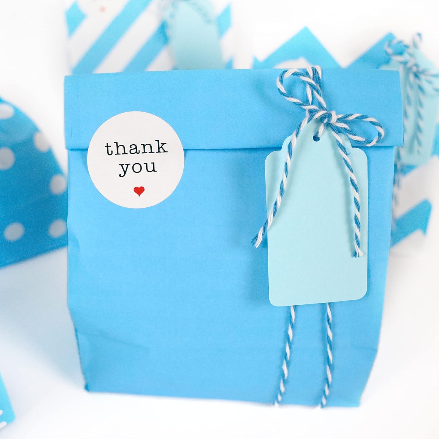 SMINTINE Paquete de 30 bolsas de regalo azules con calcomanías de agradecimiento, etiquetas de papel, cuerda de algodón azul para panaderos, 5 x 3 x