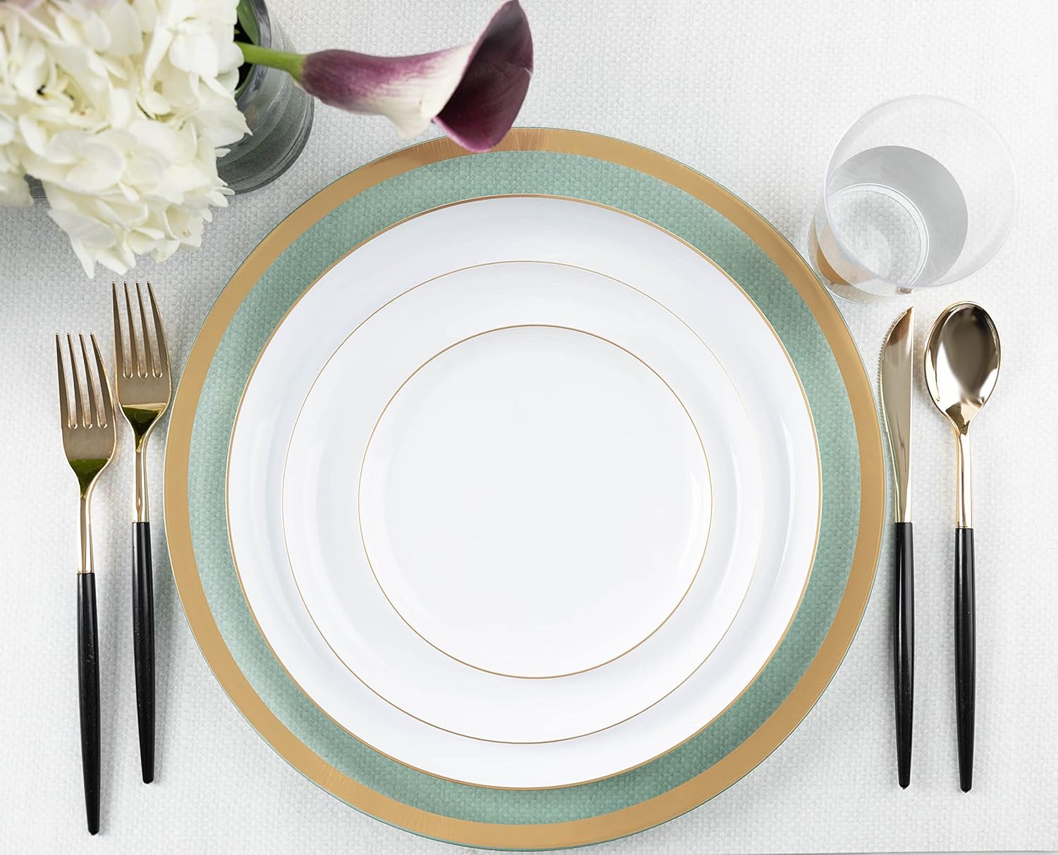 PLASTICPRO 30 unidades de 8.6 pulgadas Platos de fiesta de plástico blanco con borde dorado Colección Premium pesado elegante vajilla desechable