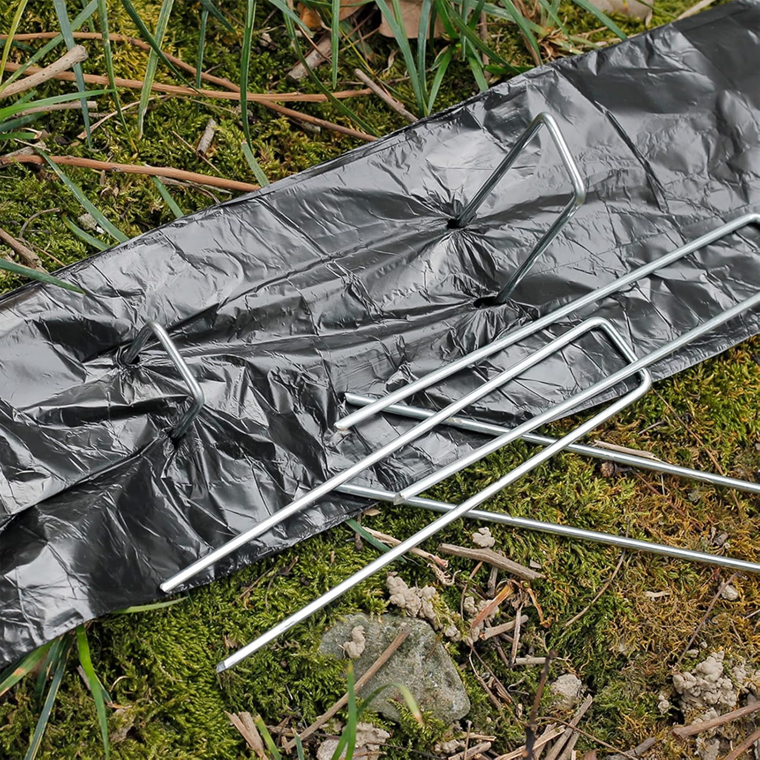 100 estacas de jardín galvanizadas de 12 pulgadas, estacas en forma de U, grapas de jardín resistentes y barrera de malezas, red de paisaje, valla