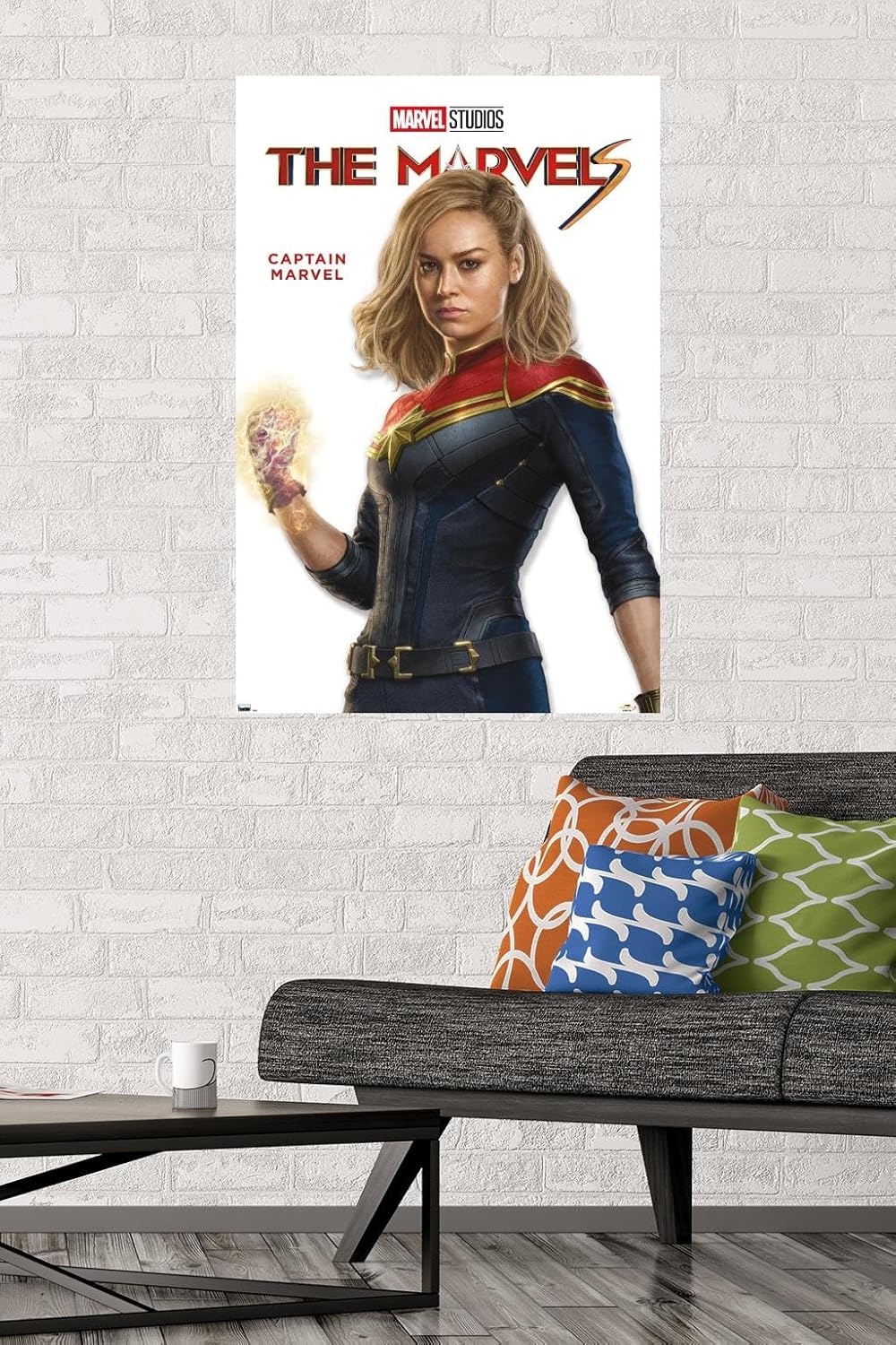Trends International Marvel The Marvels – Póster de pared de la serie Capitán Marvel Feature Series, 22.37 x 34.00 pulgadas, paquete de póster y
