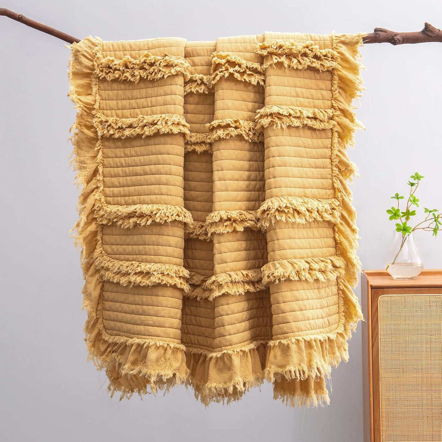 Manta acolchada ultrasuave con flecos de volantes prelavados, decoración bohemia en amarillo lavado a la piedra, manta rústica elegante para sofá,
