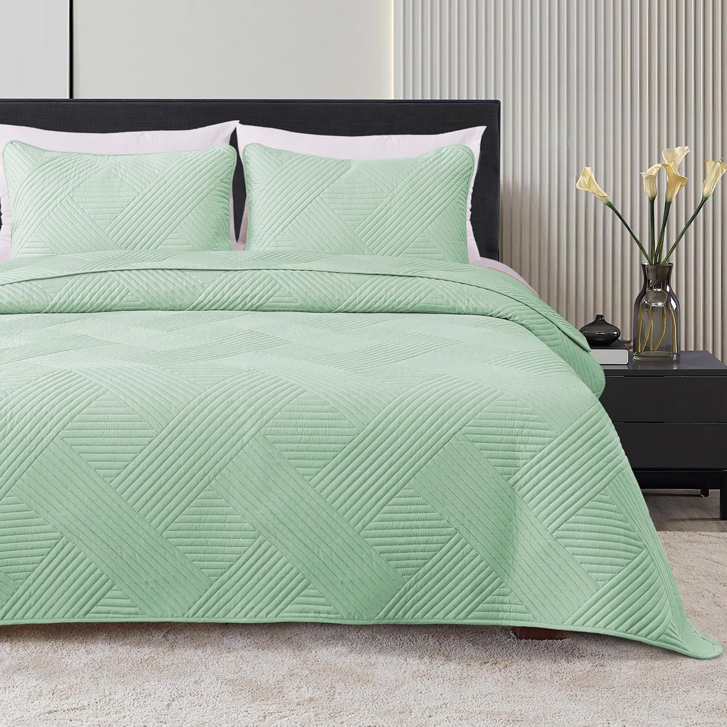 Whale Flotilla Juego de edredón tamaño individual, colcha suave y ligera con patrón en relieve, juegos de ropa de cama con funda de almohada, funda
