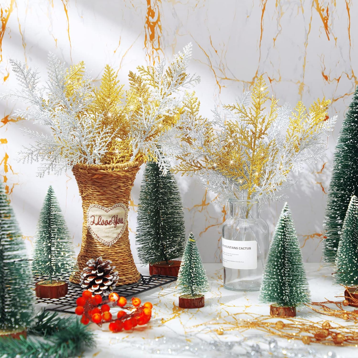 Waydress 32 agujas de pino artificiales de Navidad, ramas con purpurina, hojas, ramitas de pino pequeñas, flores de Navidad, para arreglos verdes,