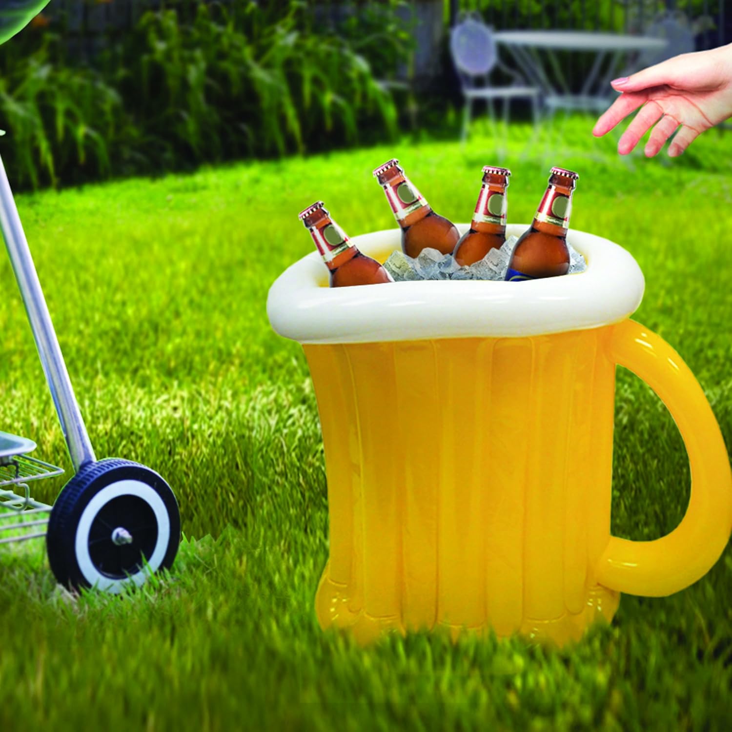 Windy City Novelties Hielera inflable para taza de cerveza al aire libre, patio trasero, barbacoa, fiesta en la piscina, 4 de julio, suministros de
