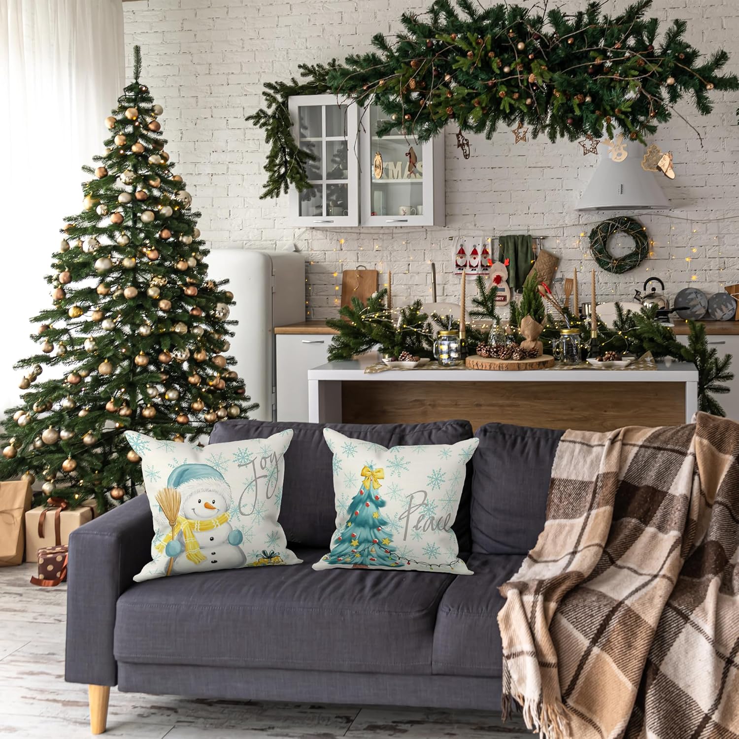 LITIVY Juego de 4 fundas de almohada de Navidad de 16 x 16 pulgadas, fundas decorativas para Navidad, fundas de almohada de invierno para sofá,