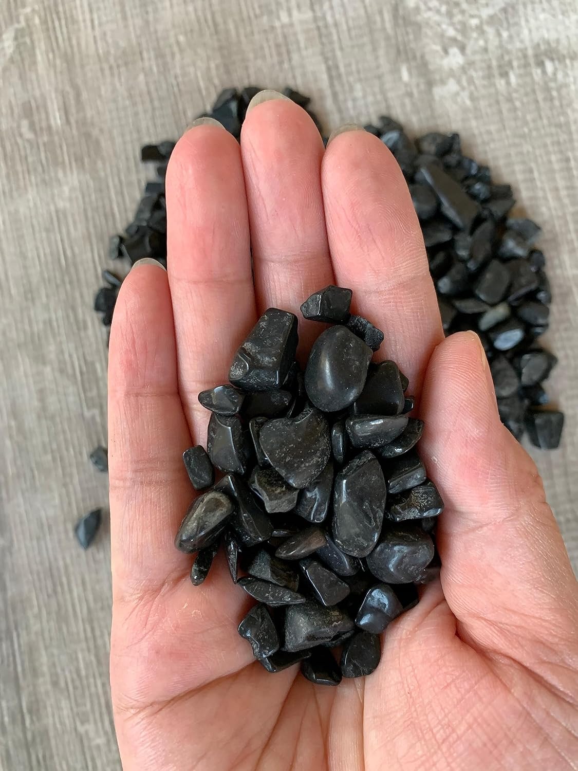 GAF TREASURES Chips de piedras preciosas semitradas, naturales de 0.5 libras, mini cristales triturados, chips de cristal sin perforar (turmalina