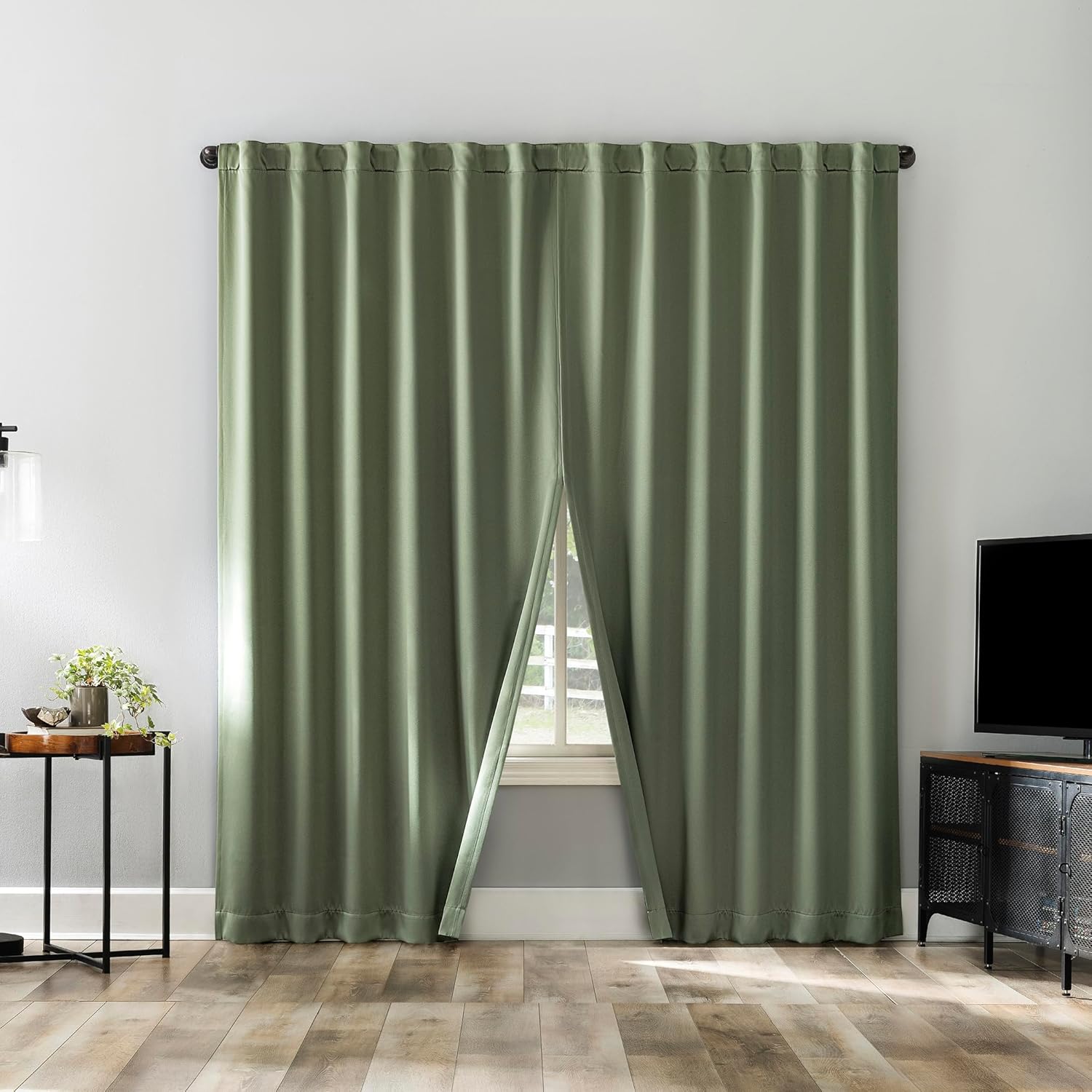 Sun Zero Belize – Juego de 2 paneles de cortinas plisadas con cierre magnético, calidad de teatro, 100 % opacas, 52 x 63 pulgadas, color verde salvia