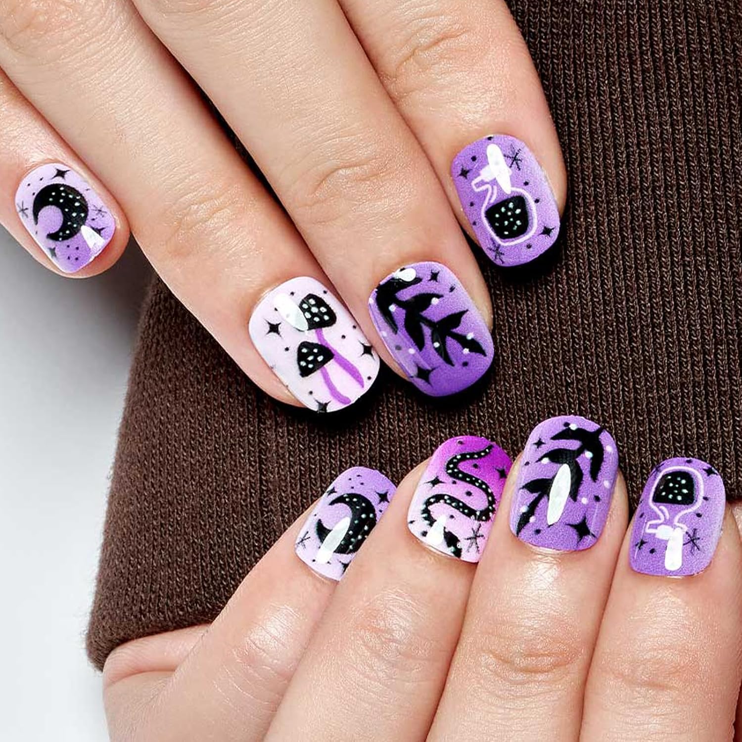 GLAMERMAID – Uñas postizas extra cortas a presión, uñas de gel con pegamento de serpiente y hongos góticos, 24 unidades, redondas, reutilizables,