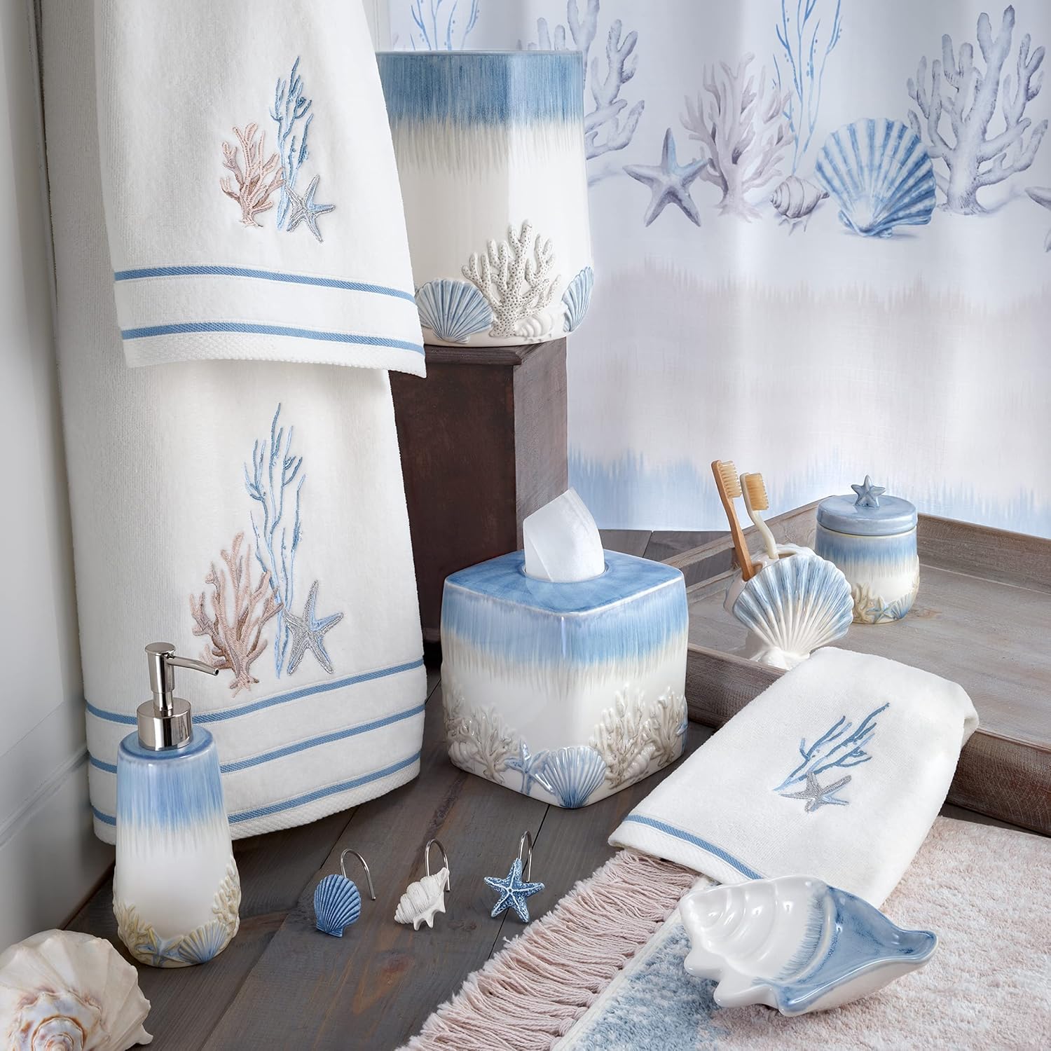 Avanti Linens – Toalla de baño, toalla de algodón suave y absorbente (Colección Costera Abstracta)