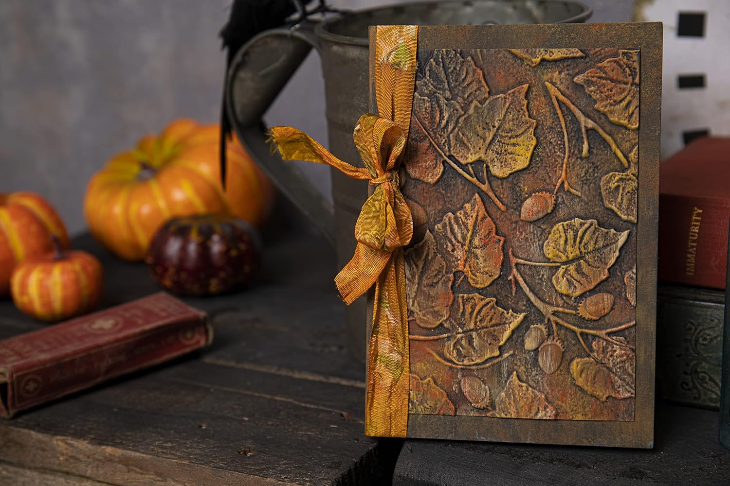 Sizzix Sizzx 3-D Texture Fades – Carpeta de estampado de bellotas por Tim Holtz  665772  Capítulo 3 2022, multicolor