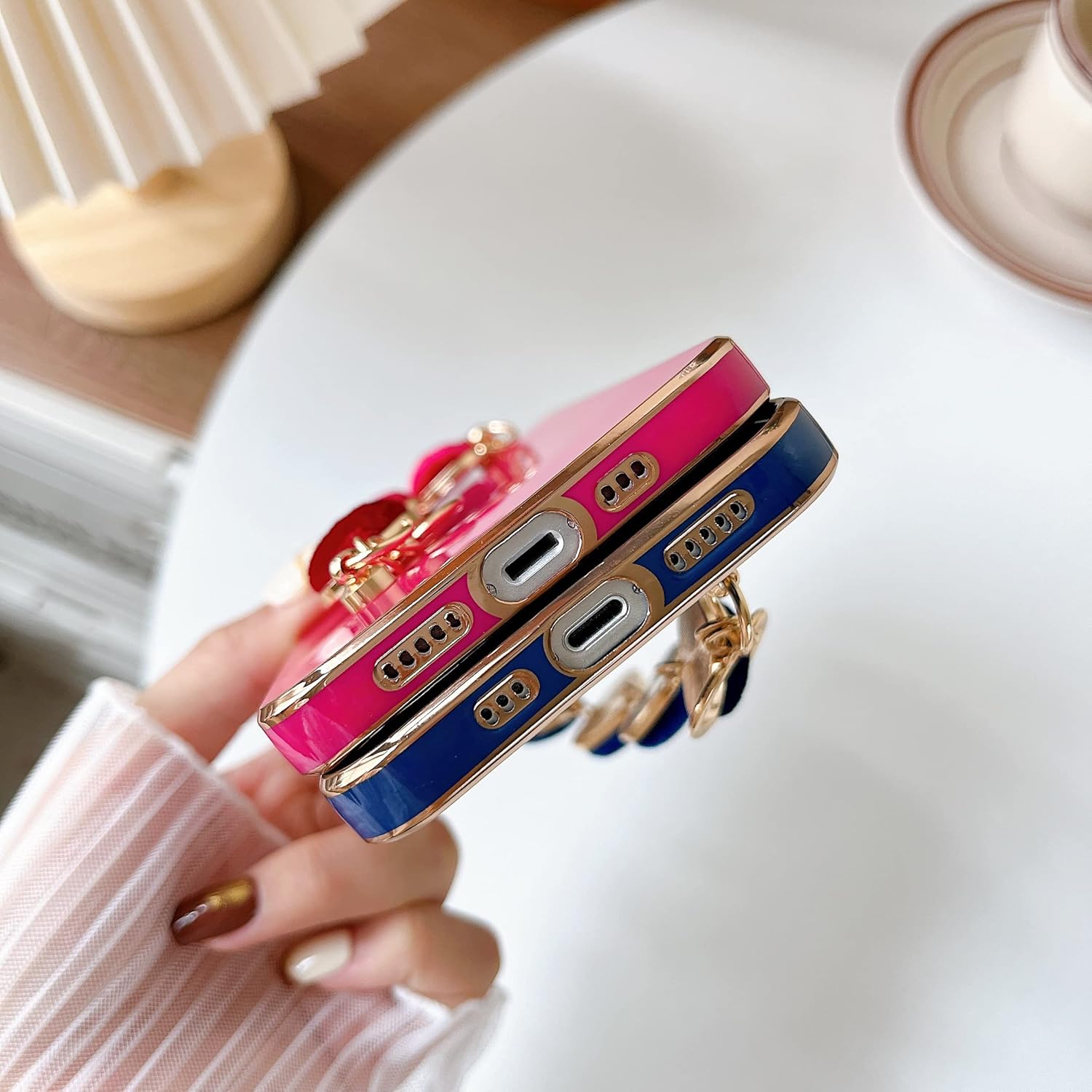 Caseative Pulsera de cadena con diseño de corazón chapado en amor, suave, compatible con iPhone, para mujeres y niñas (rosa, iPhone 13)