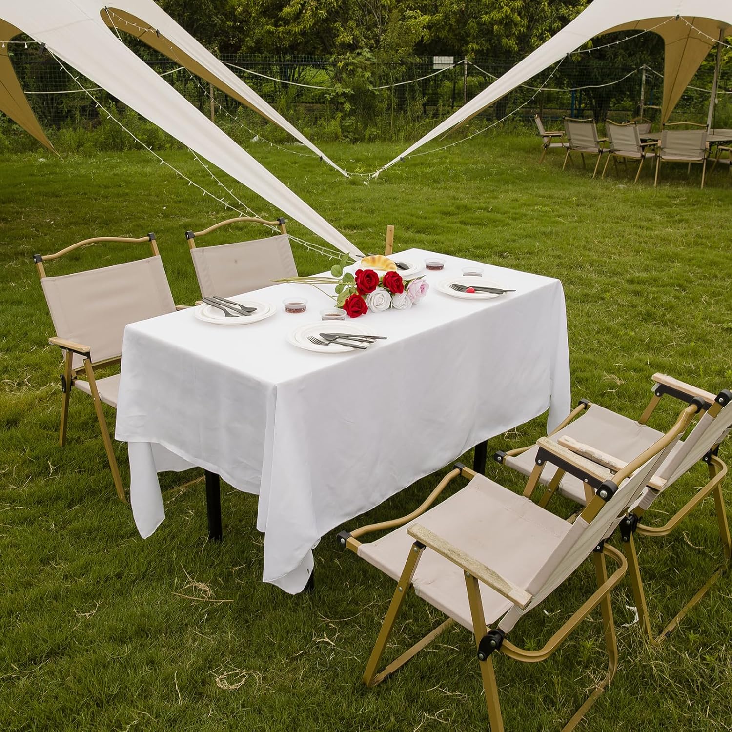 Paquete de 4 manteles de plástico blanco  manteles desechables de 108 x 54 pulgadas para barbacoas, fiestas, cenas finas, bodas, eventos al aire