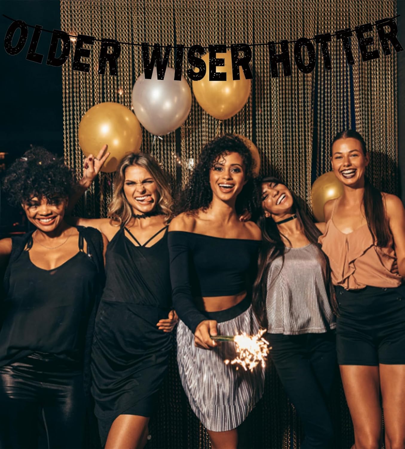 Cartel negro con purpurina para fiesta de cumpleaños de Older Wiser Hotter, divertido y lindo cartel de guirnalda de cumpleaños para 30, 40, 50, 60,