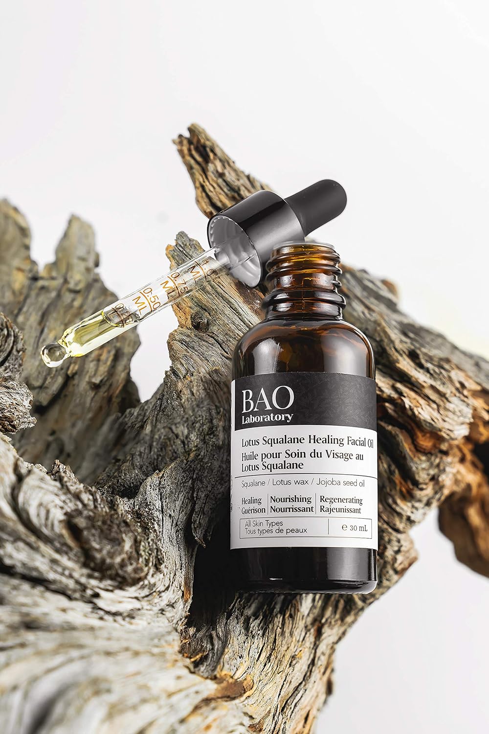El aceite facial curativo Lotus Squalane hidrata la piel seca, reequilibra la piel grasa, alivia la piel sensible, repara la piel propensa al acné,