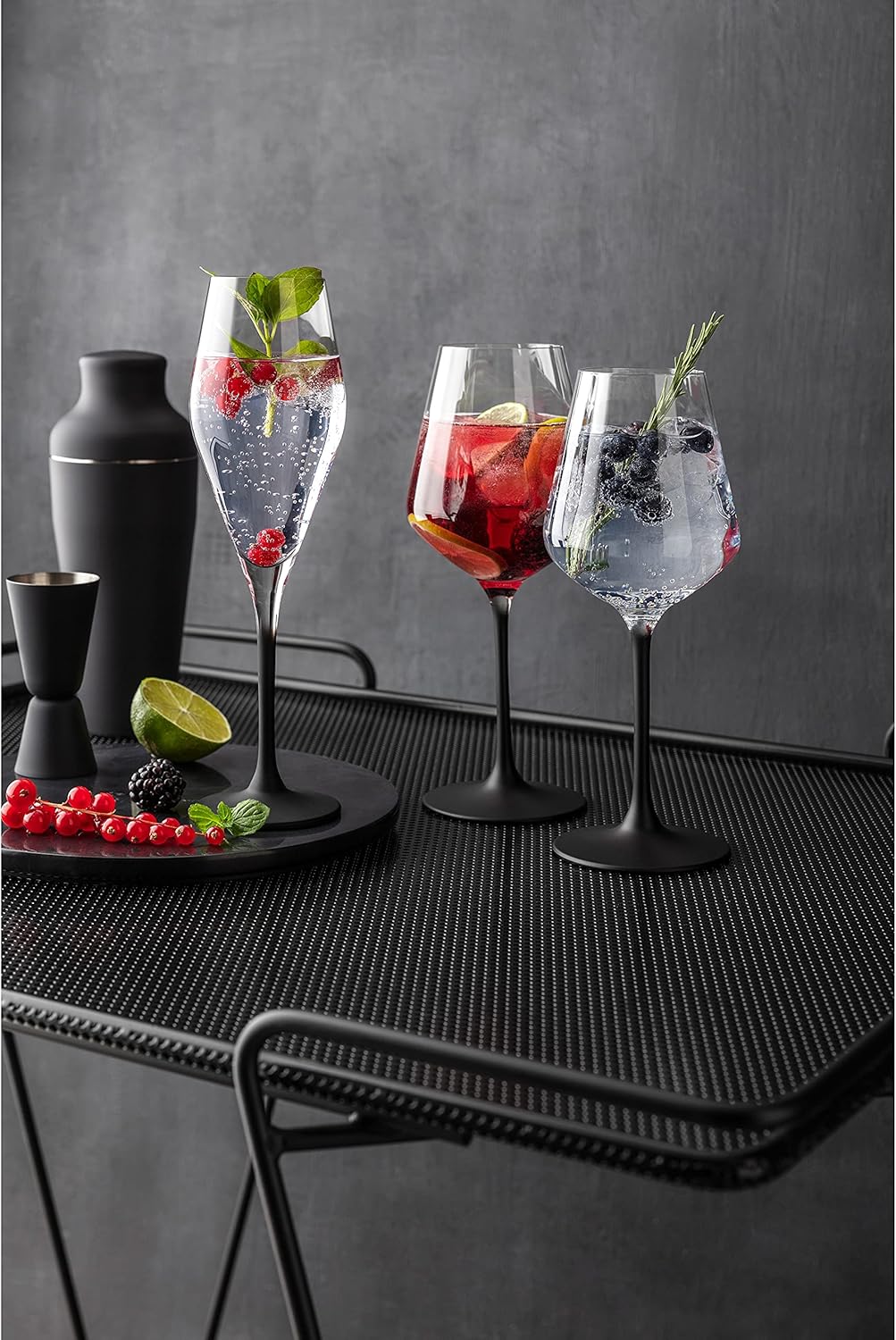 Villeroy & Boch Juego de 4 copas de vino de cristal, color negro excitante, aptas para lavavajillas, 9.2 in