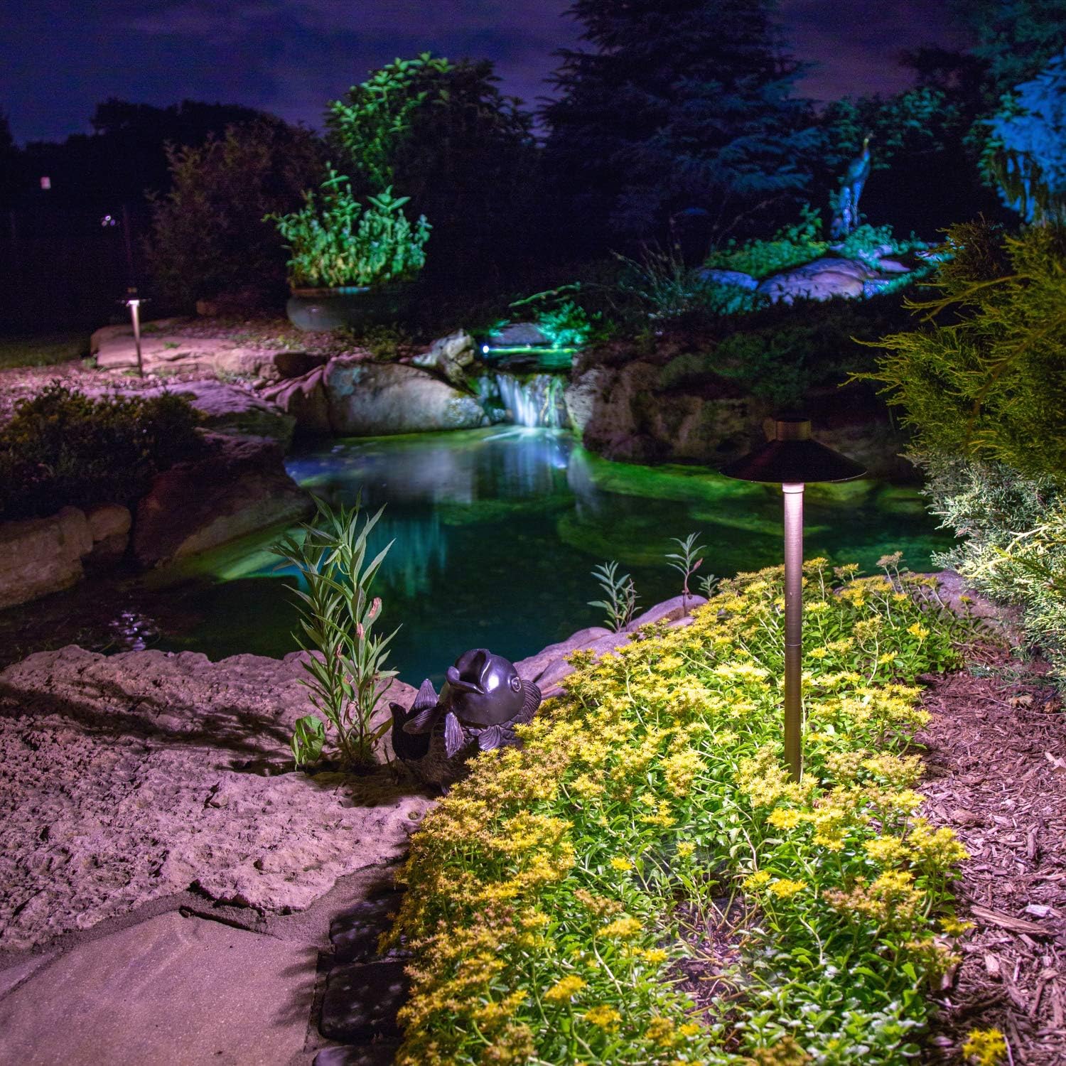 Aquascape Luz LED de paisaje para camino y área, diseño superior de sombrero, latón duradero, acabado de bronce antiguo, 3 vatios, LVL de bajo
