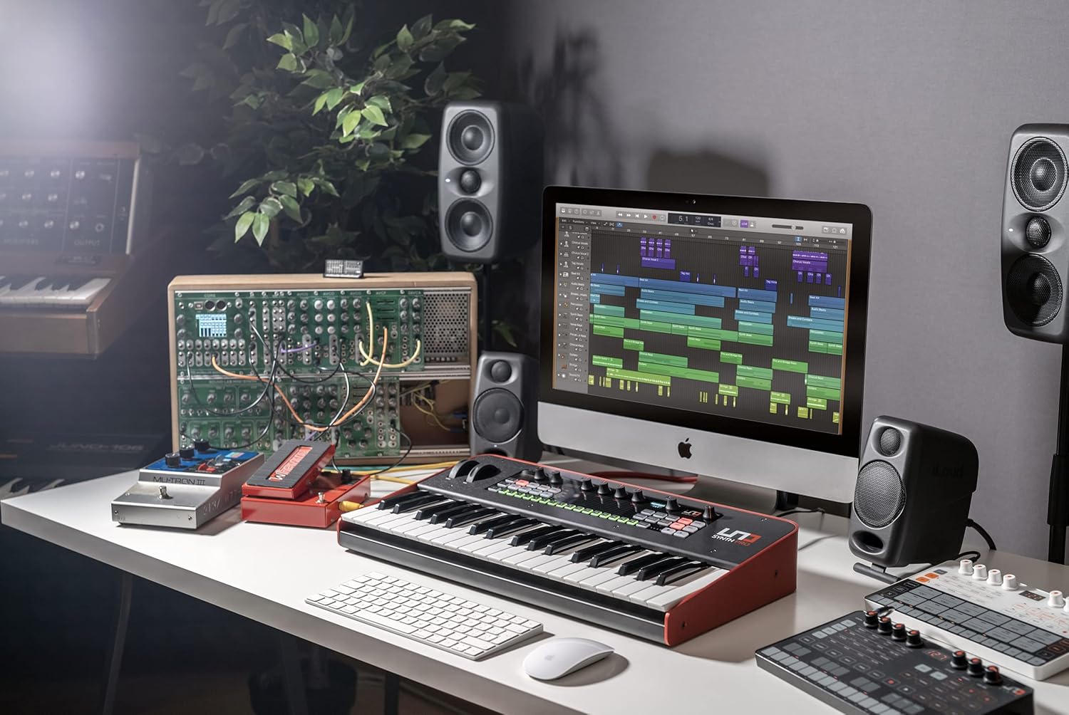 IK Multimedia UNO Synth Pro 3 oscilador sintetizador analógico monofónico Sintetizador de 37 teclas con teclado FATAR ponderado, filtro multimodo,