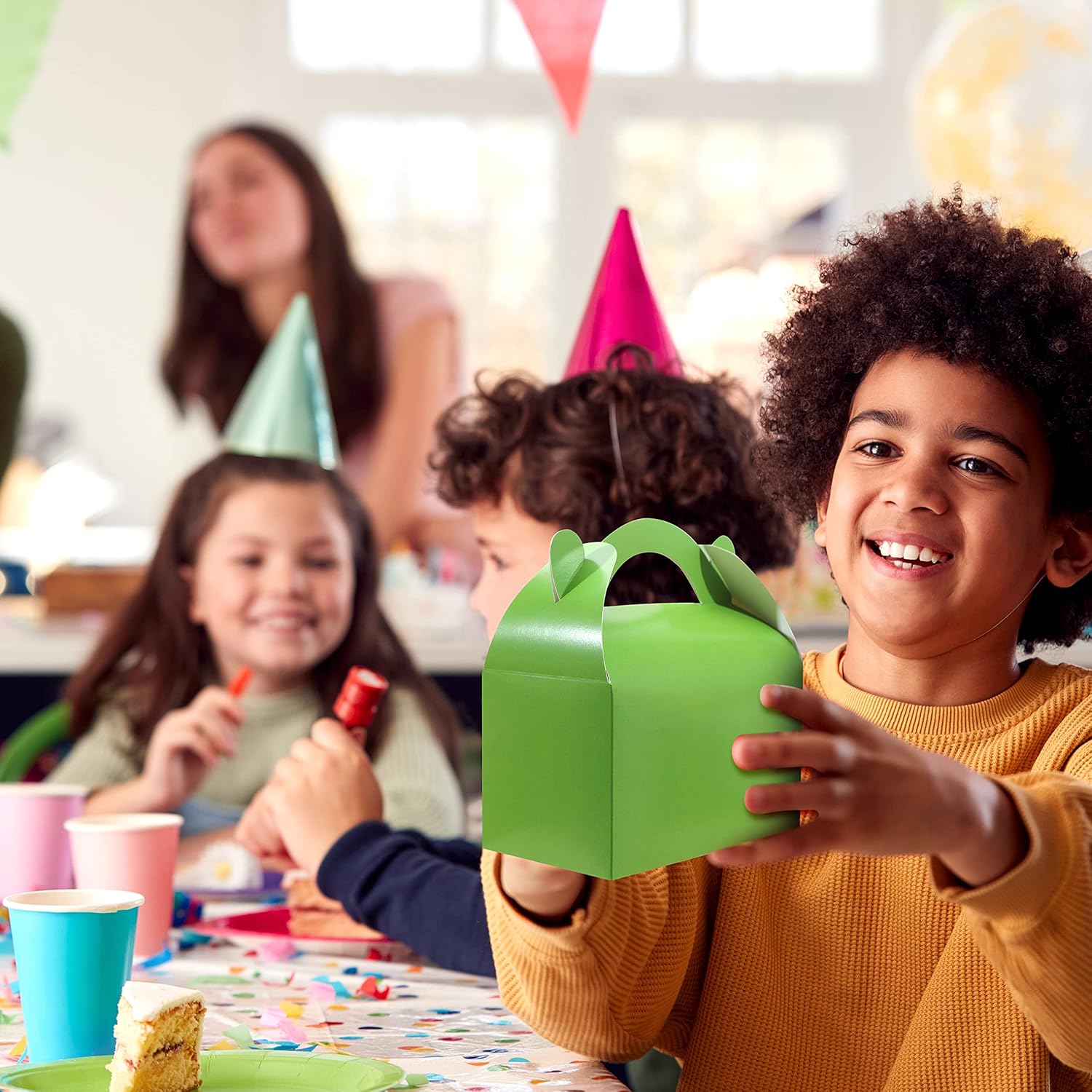 Bssay Paquete de 30 cajas de regalo de fiesta, cajas de regalo, cajas de regalo de papel a dos aguas con asas, perfectas para fiestas de cumpleaños,