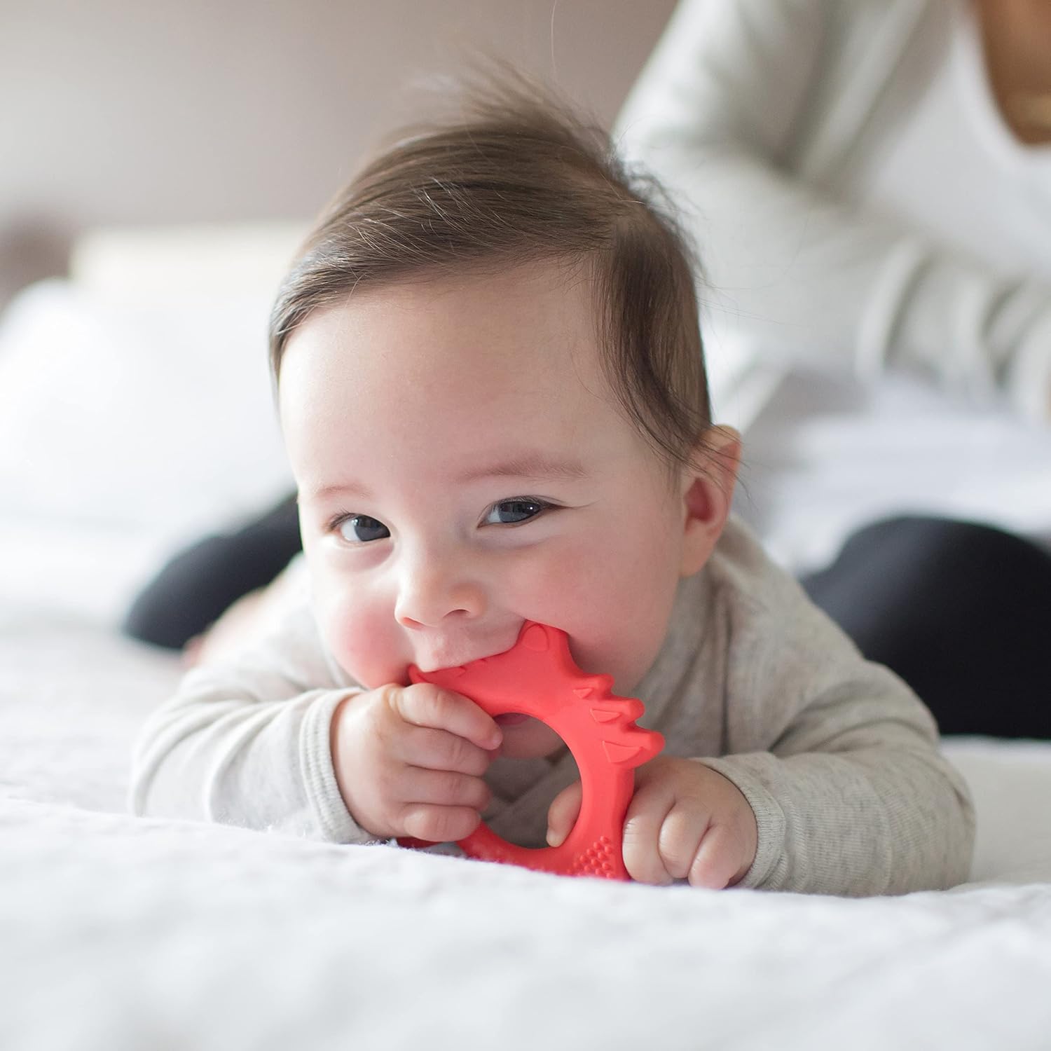 Dr. Brown’s Flexees Friends Orange Fox, suave 100% silicona para bebé, sin BPA, 3 meses +