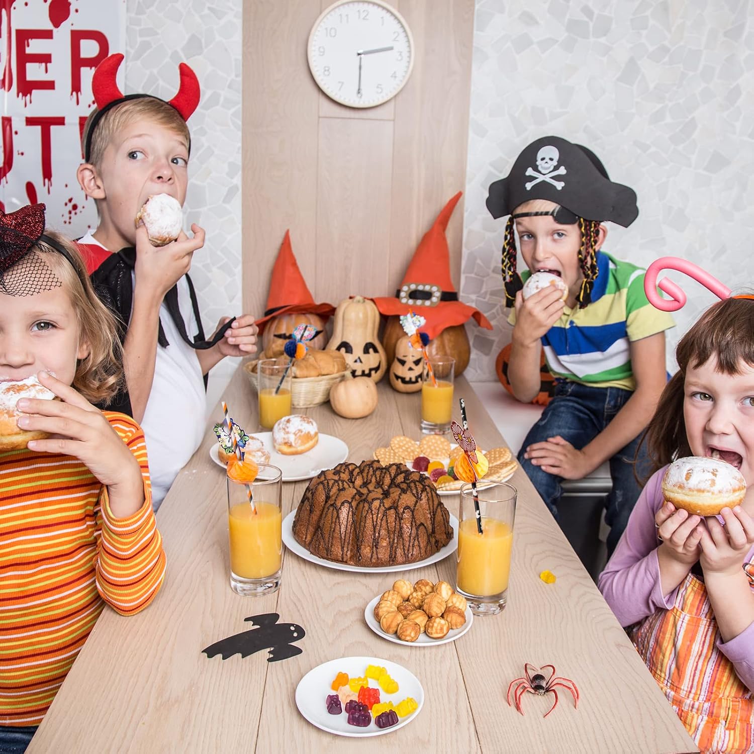 250 pajitas de papel de Halloween, color naranja, negro y blanco, pajitas de Halloween en murciélago y calabaza calavera para fiestas de Halloween