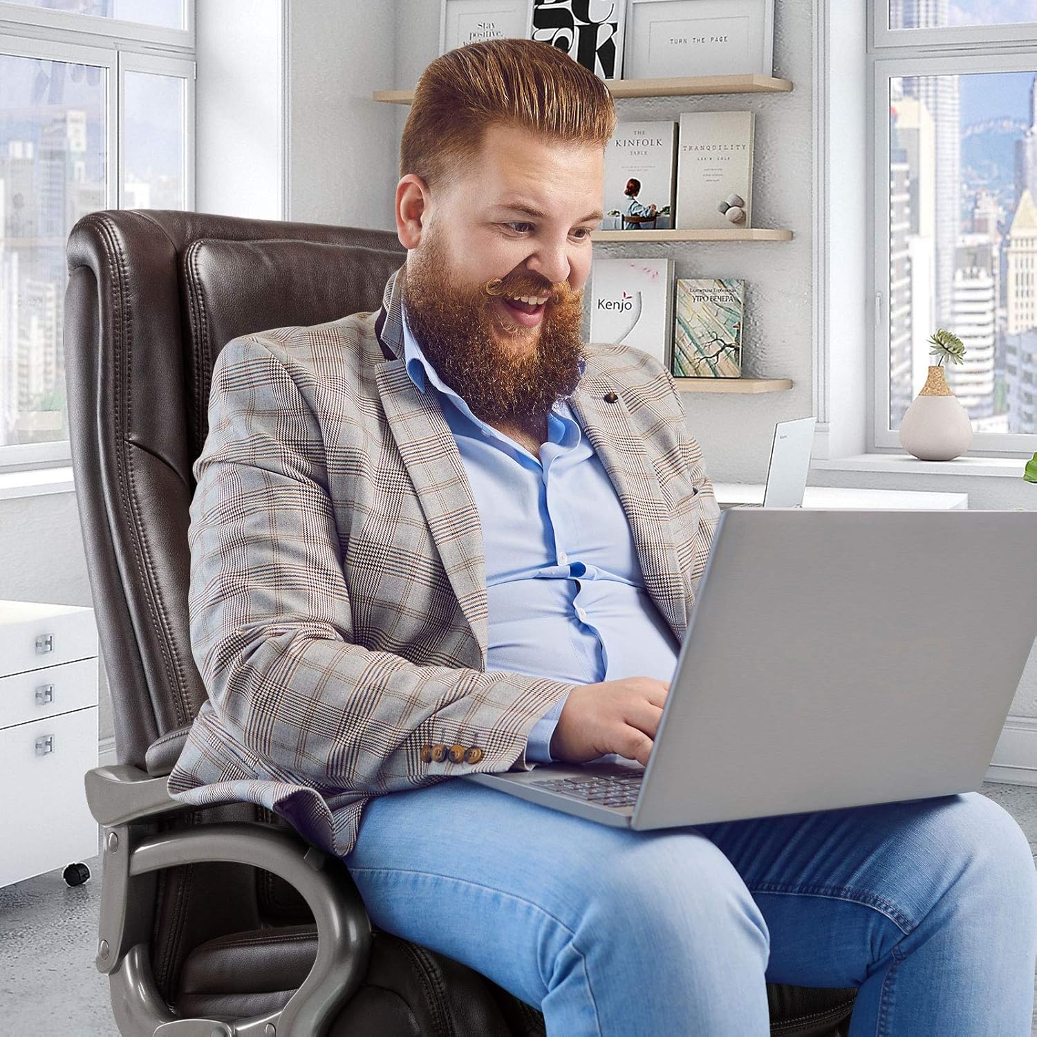 Silla de oficina grande y alta de 400 libras, silla ejecutiva de computadora con respaldo alto, base de metal resistente y ángulo de inclinación