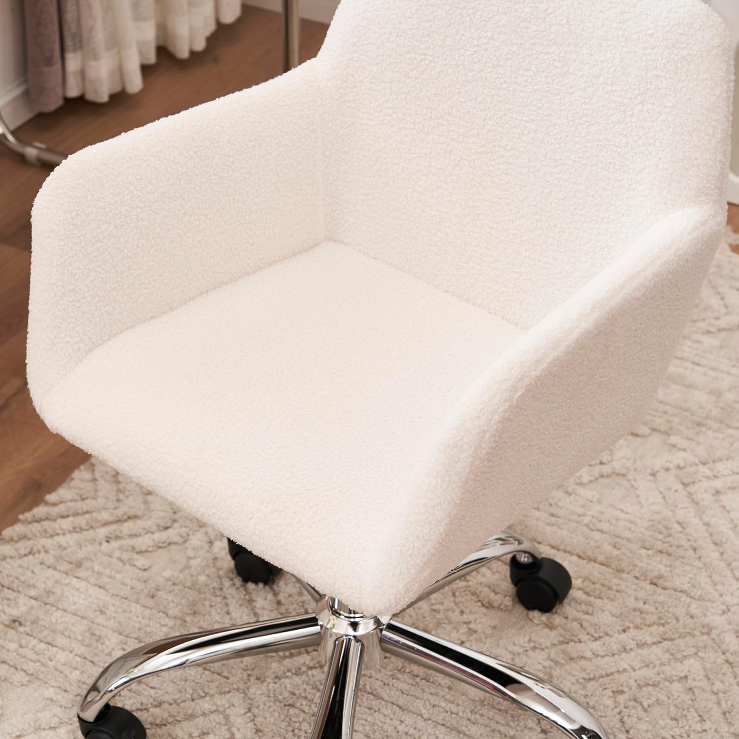Goujxcy Silla de oficina peluda, silla de escritorio giratoria de piel sintética, silla de oficina en casa de piel sintética, silla tapizada de