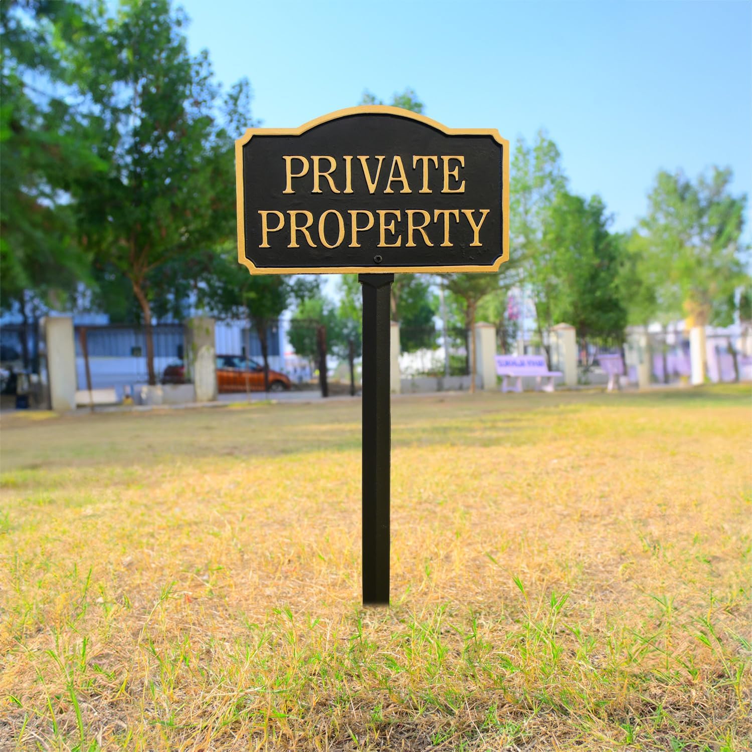 SmartSign Placa de declaración GardenBoss de 5.75 x 9.5 pulgadas con estaca de césped de 21 pulgadas, aluminio inoxidable de 375 mil, negro y