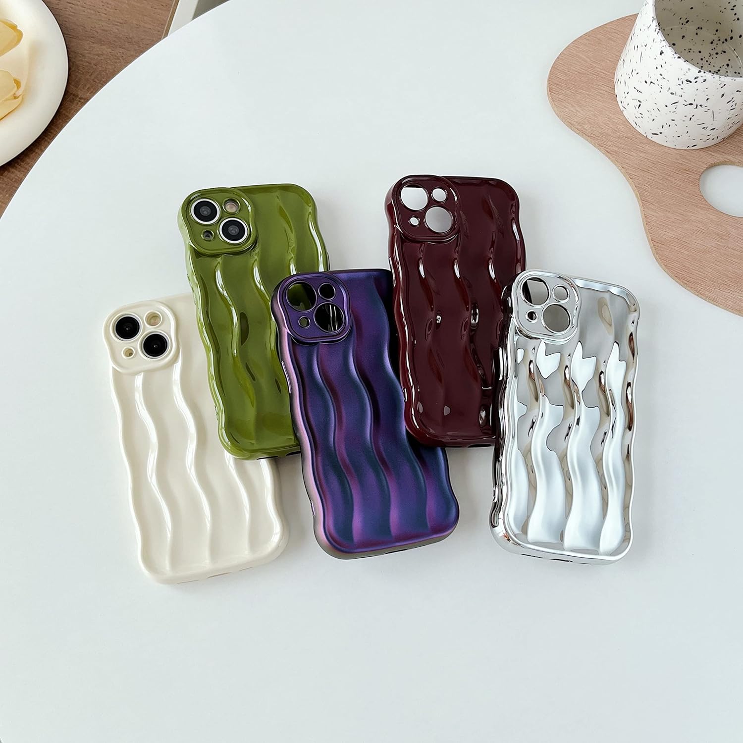 Caseative Funda para iPhone 11, funda suave con marco de onda rizada con patrón de ondulación de agua (blanco)