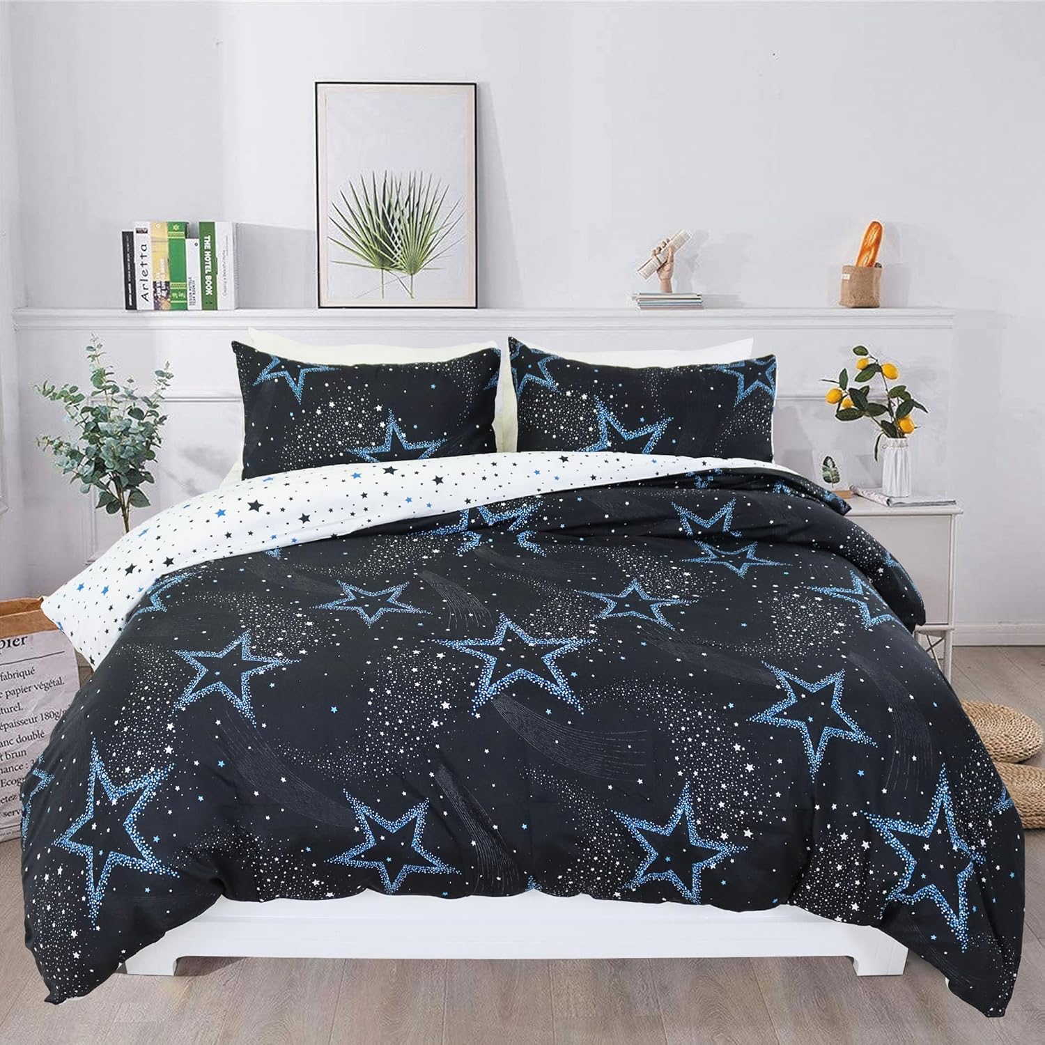 Usfivefam Juego de funda de edredón tamaño King, 3 piezas, reversible, color blanco y negro, estampado de universo exterior, azul estrellado, juego