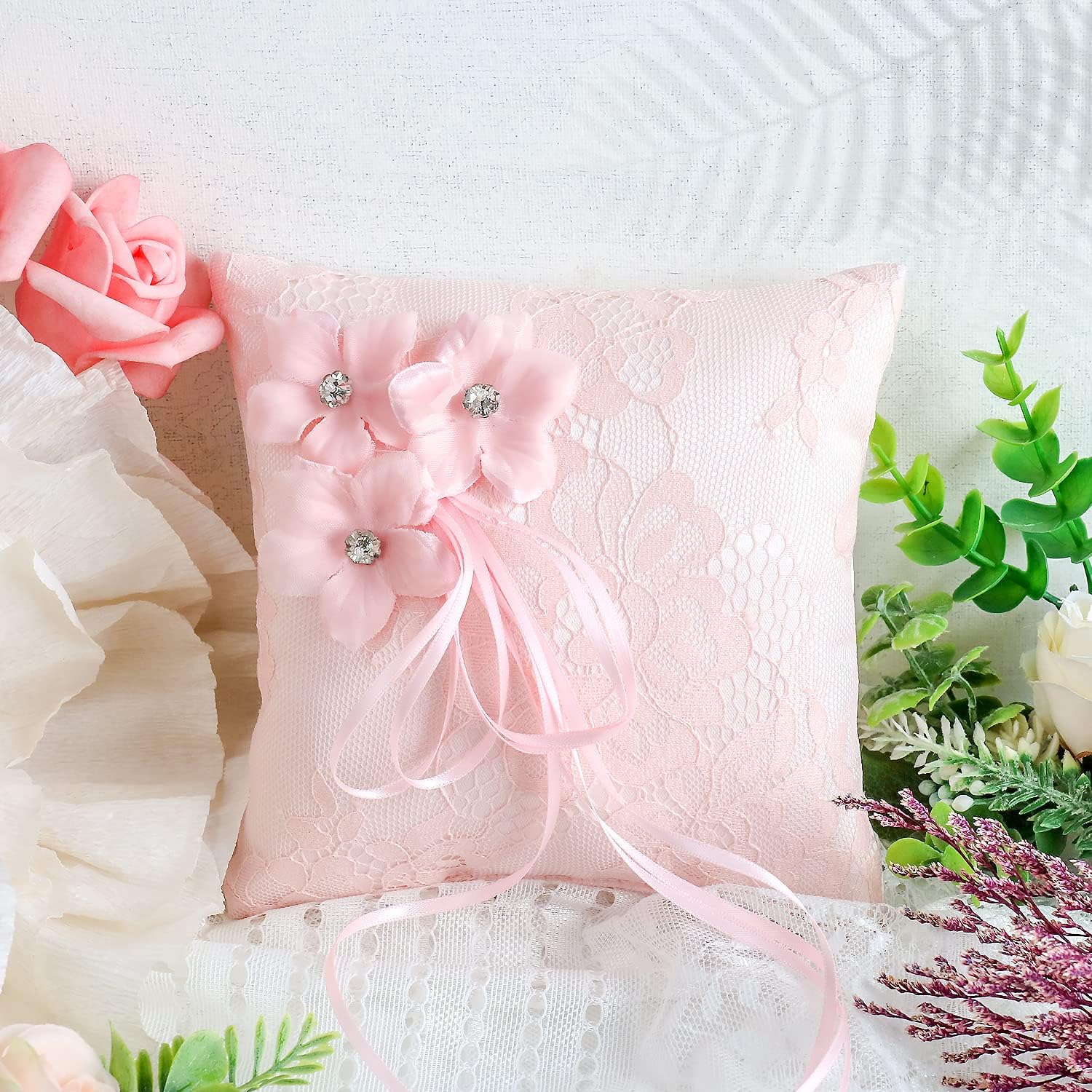Almohada de anillo rosa con encaje para portador de anillos de 5.9 x 5.9 pulgadas, hecha a mano con diamantes de imitación de flores, almohada para
