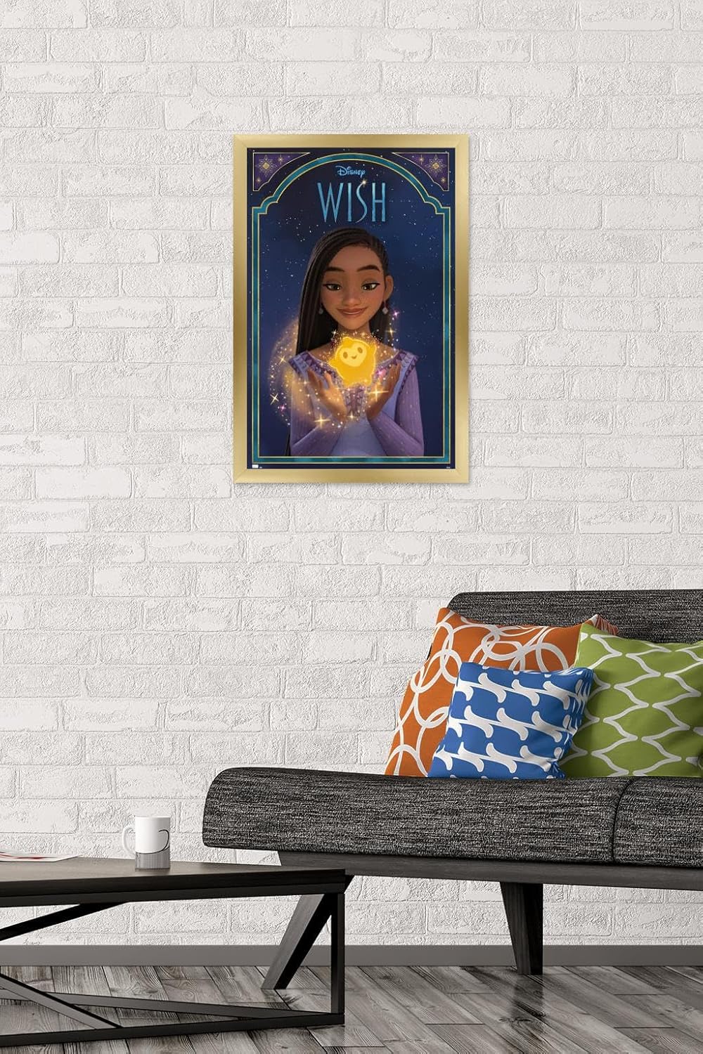 Trends International Disney Wish – Póster de pared Asha & Star, 14.72 x 22.37 pulgadas, versión enmarcada en oro