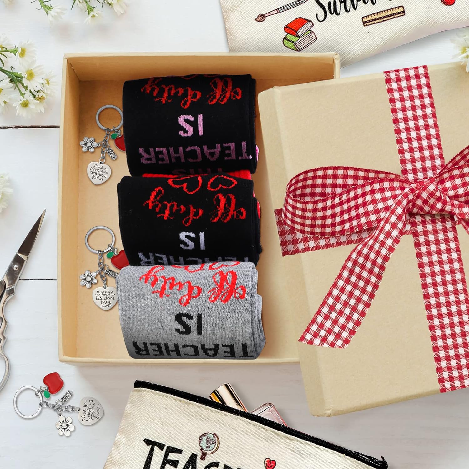 9 piezas de regalos de agradecimiento para profesores, regalos de Navidad, 3 calcetines para profesores, 3 bolsas de maquillaje, 3 llaveros para