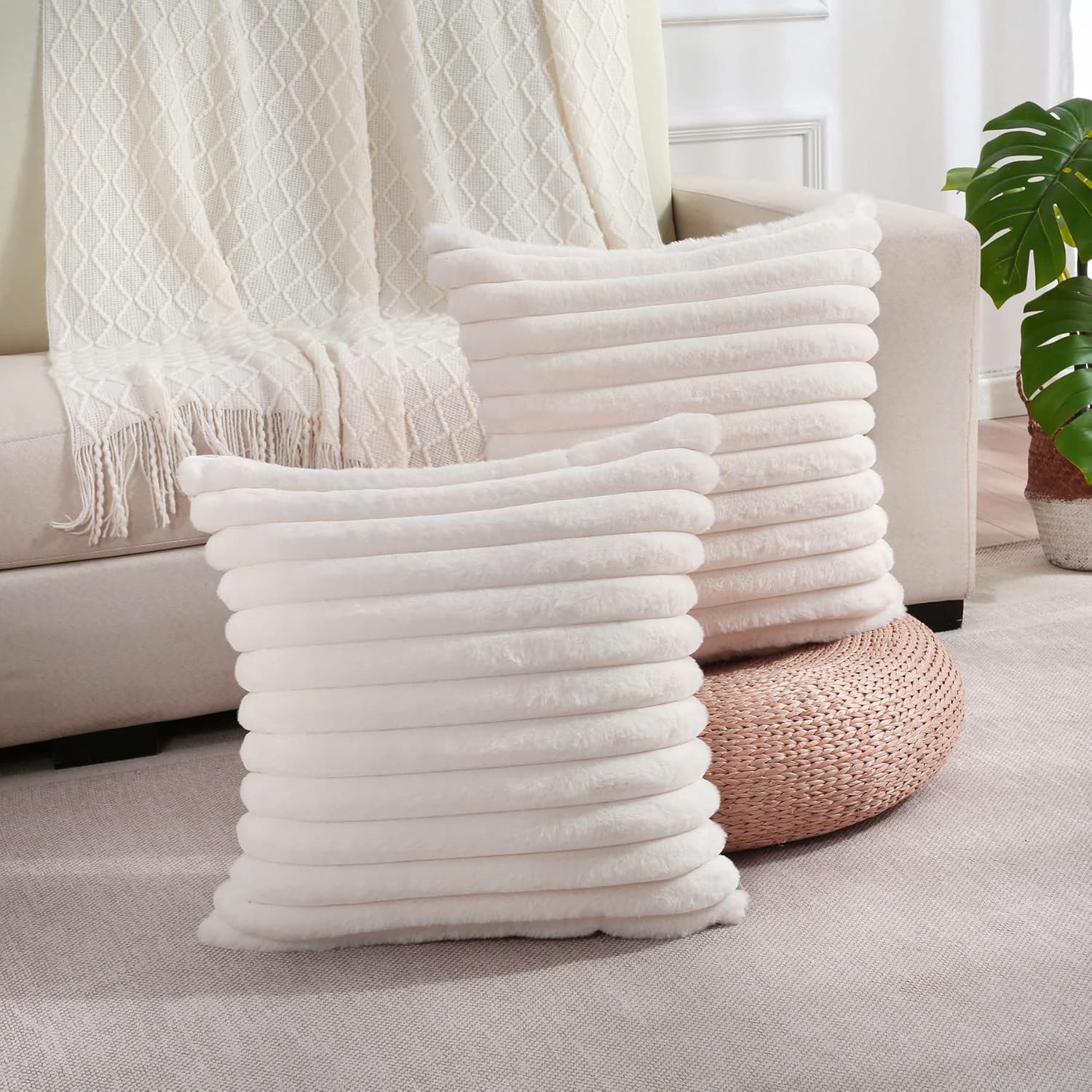 FUTEI – Juego de 2 fundas de almohada decorativas con rayas de color blanco crema, 26 x 26 pulgadas, cuadradas y primaverales, piel sintética de