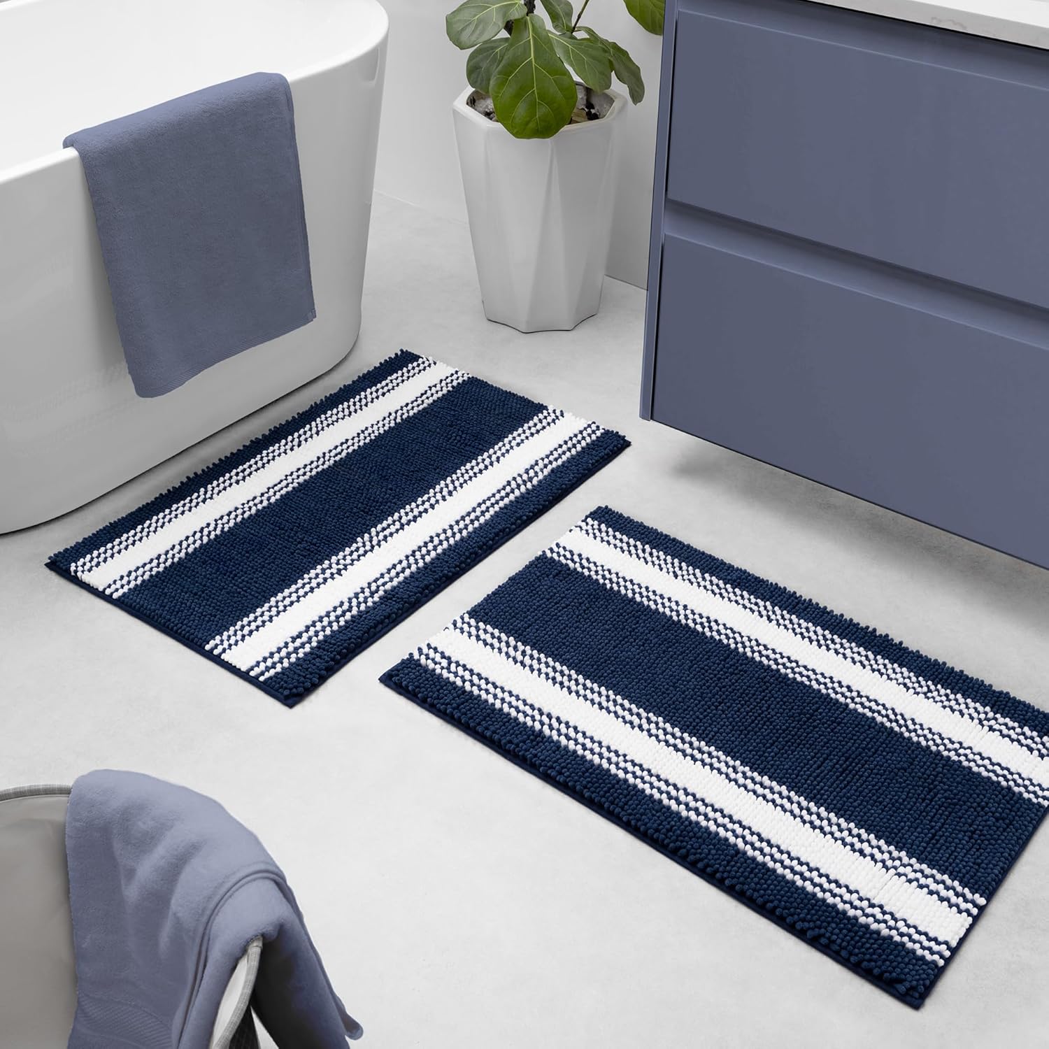 GRANNY SAYS Juego de 2 alfombras de baño para baño, antideslizantes, color azul marino, lavables, juego de tapetes de baño de felpilla ultra suave,