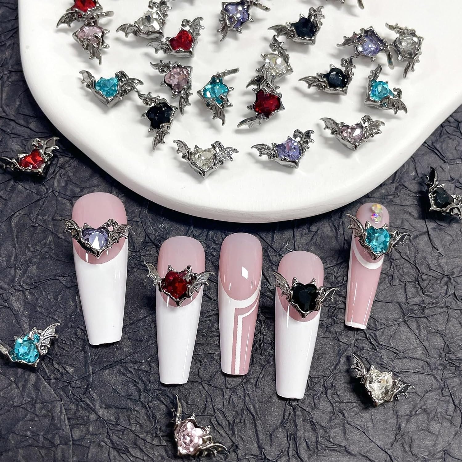 24 dijes de uñas de Halloween de aleación 3D, diamantes de imitación de cristal, suministros de arte de uñas, gemas de diseño de corazón de