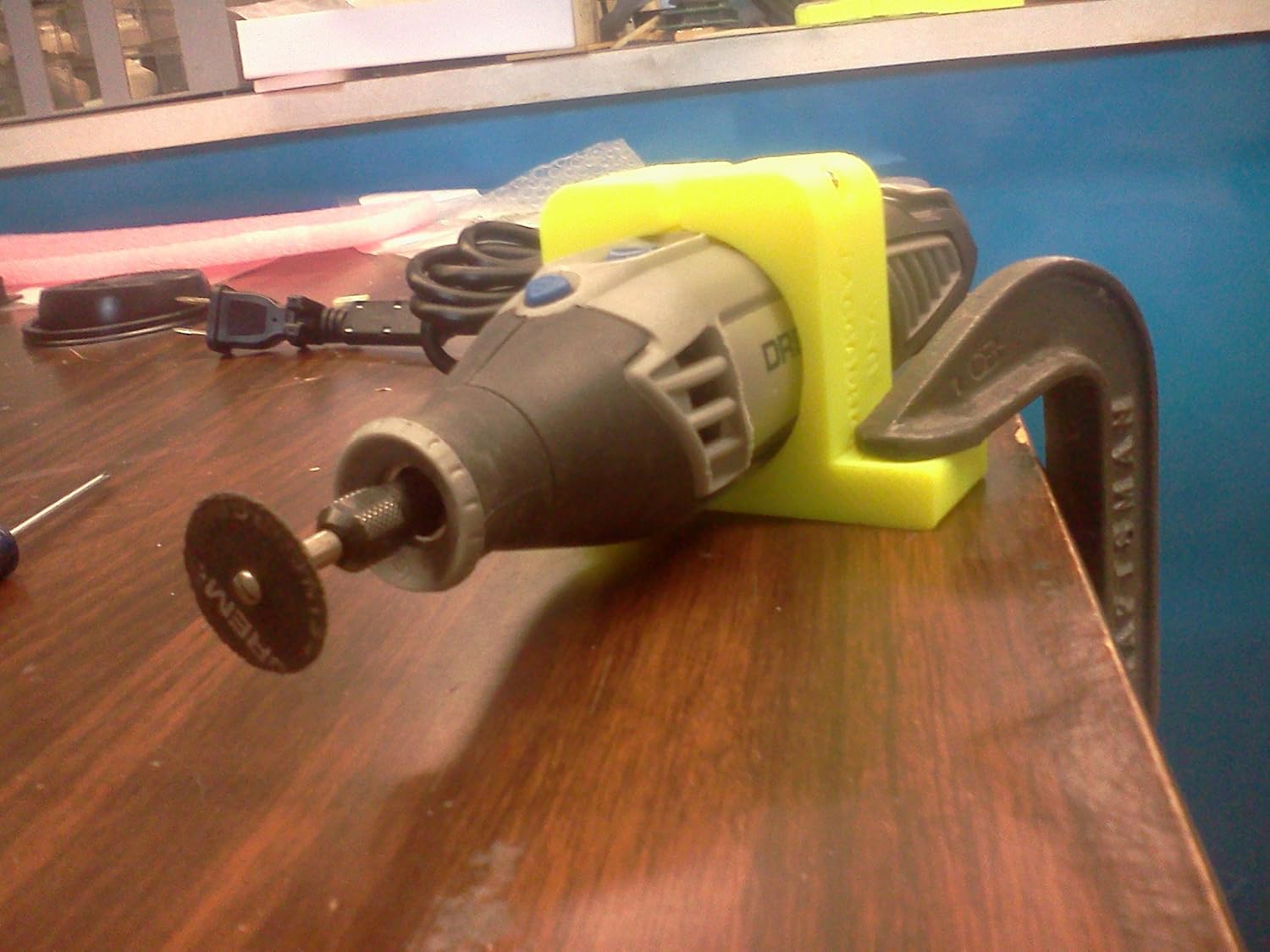 Soporte para Dremel 4000, 4200 para Tornillo y Mesa PN DH-4000VT Amarillo