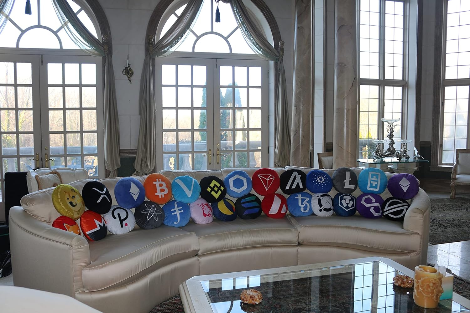 Almohadas Dogecoin  Almohada redonda de peluche criptográfico de BlockCraft.Compra almohada de felpa Doge de 12.6 in