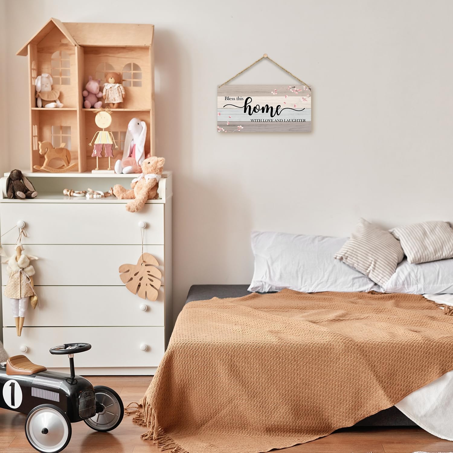 Christian Décor – Letrero de madera para colgar en la pared, Bless This Home with Love and Laughter, decoración del hogar, puerta (1 pieza), regalo