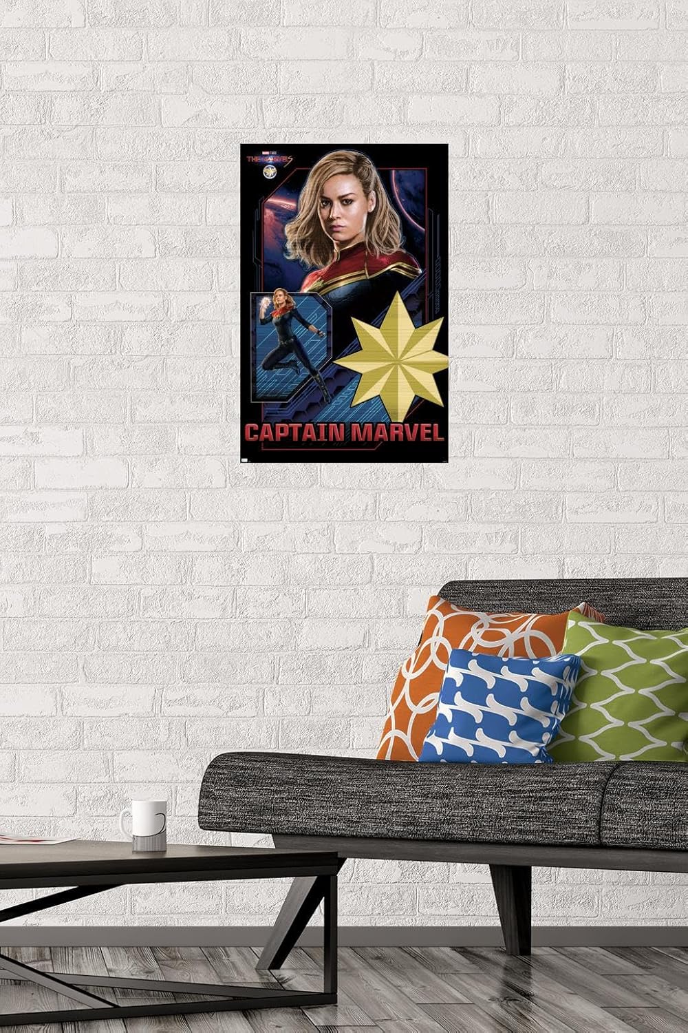 Trends International Marvel The Marvels – Póster de pared de Capitán Marvel, 14.72 x 22.37 pulgadas, versión premium sin marco