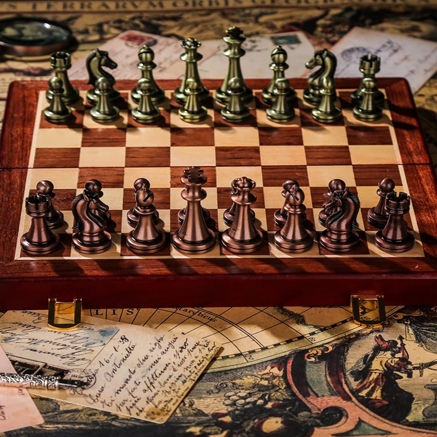 Juego de ajedrez de metal de viaje para niños y adultos con tablero de madera plegable y caja de almacenamiento plegable, piezas de ajedrez estándar