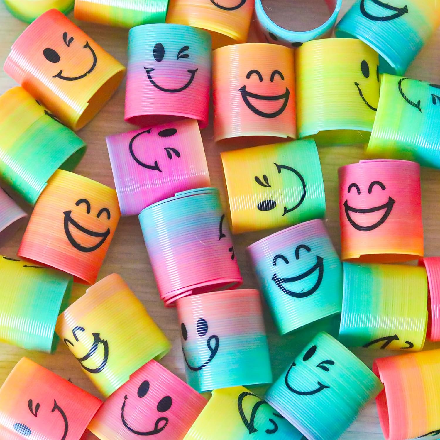64 piezas de mini recuerdos de fiesta de primavera para niños de 4 a 8 años, divertidos rellenos de bolsas de regalos para cumpleaños, premios de