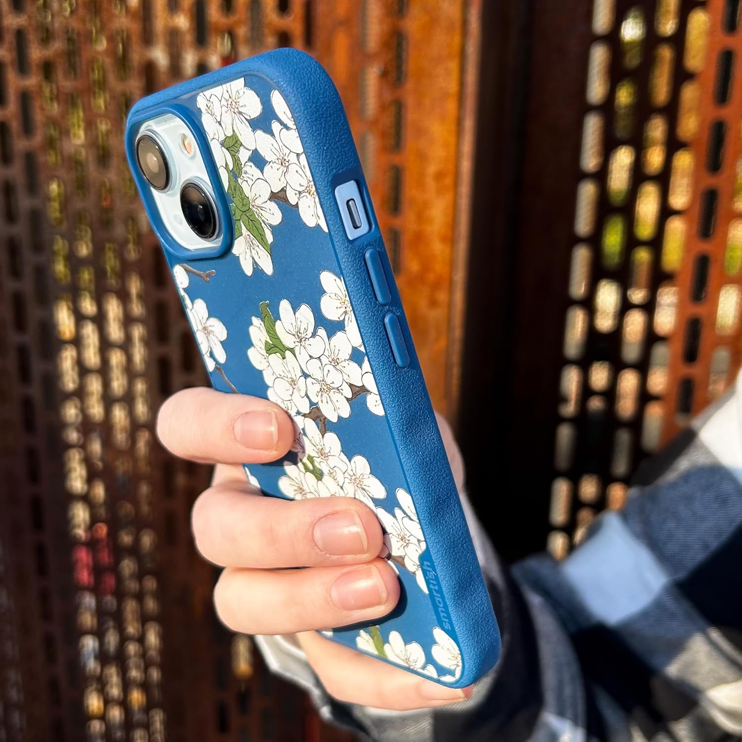 Smartish Funda magnética para iPhone 15 Plus, Gripmunk compatible con MagSafe ligera + protectora, funda de agarre delgadafina con forro de