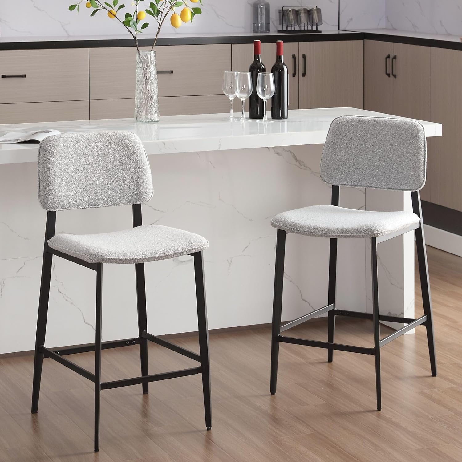 DM Furniture Juego de 2 taburetes de bar de 24 pulgadas, modernos taburetes de bar de sherpa con patas traseras de metal, sillas de bar tapizadas